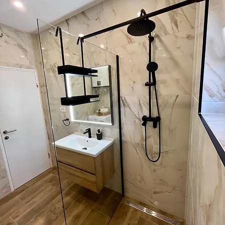 Tojo Appartement *