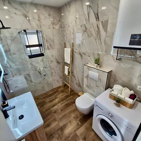 Tojo Appartement *