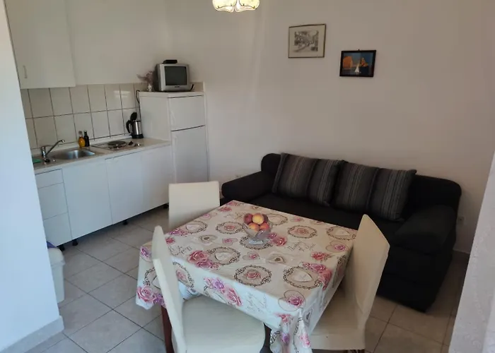 Apartament Tojo *